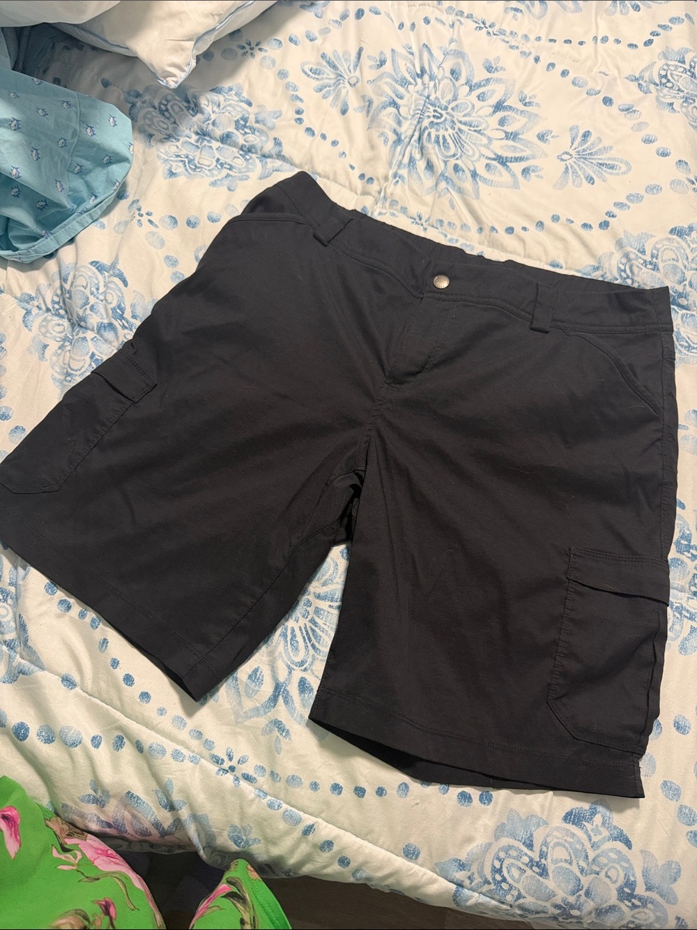 Duluth Trading Co Black Women's Cargo Shorts 16